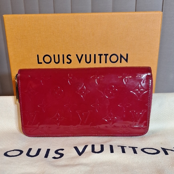 Louis Vuitton Vernis Full Zip Wallet - Picture 1 of 15